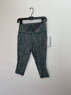Athleta Salutation Stash Pocket Capri -Teal and Taupe Speckled Leggings